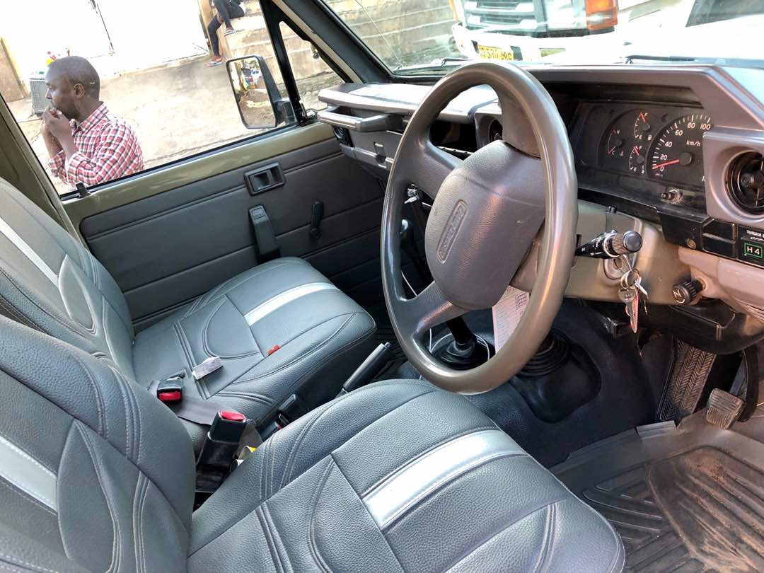 safar-vehicle-inside - Rent A Driver Uganda safari vehicle inside